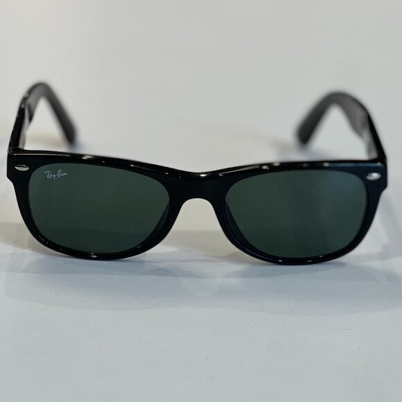Black Wayfarer Ray-Ban Authentic Sunglasses